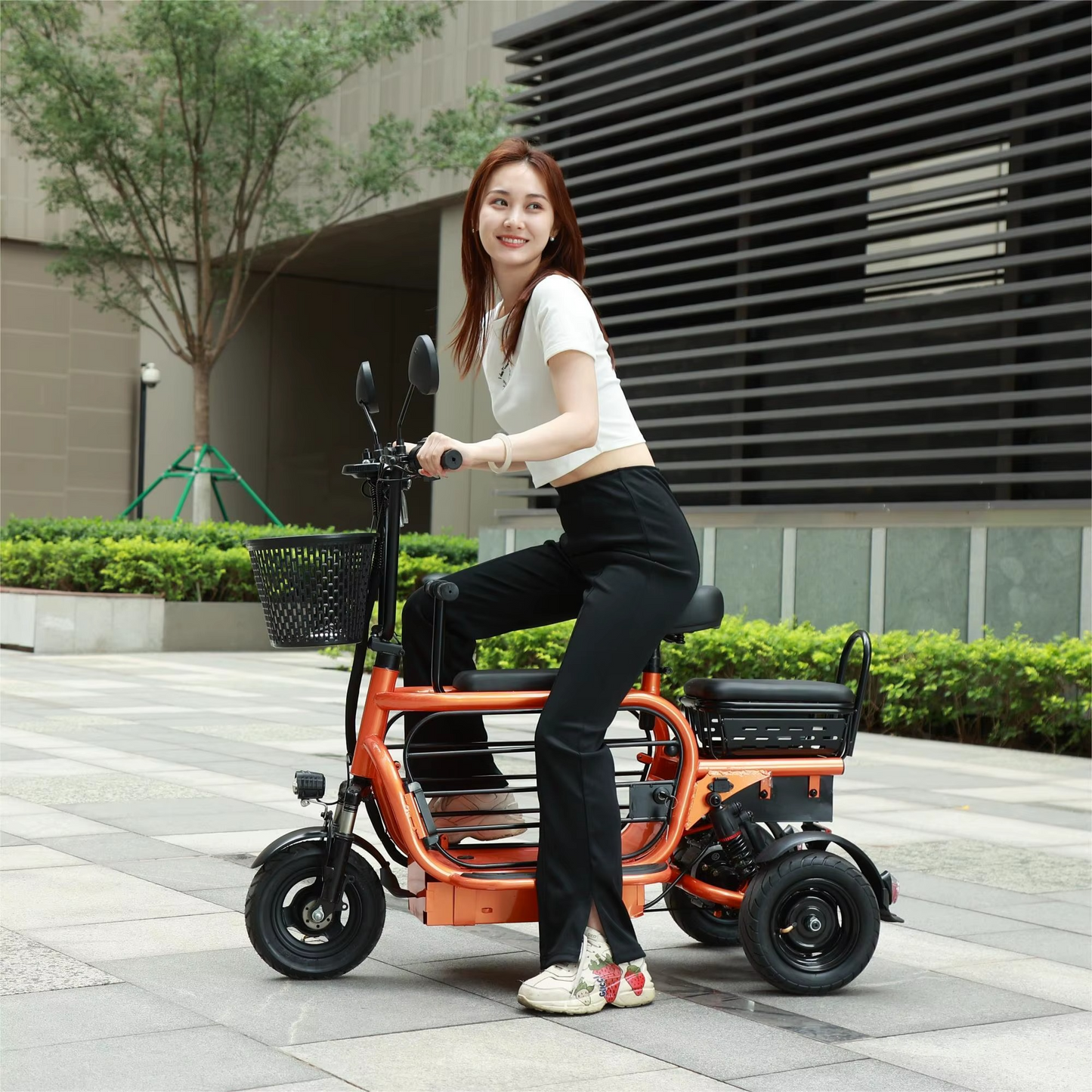 SL407 TRI WHEEL SCOOTER